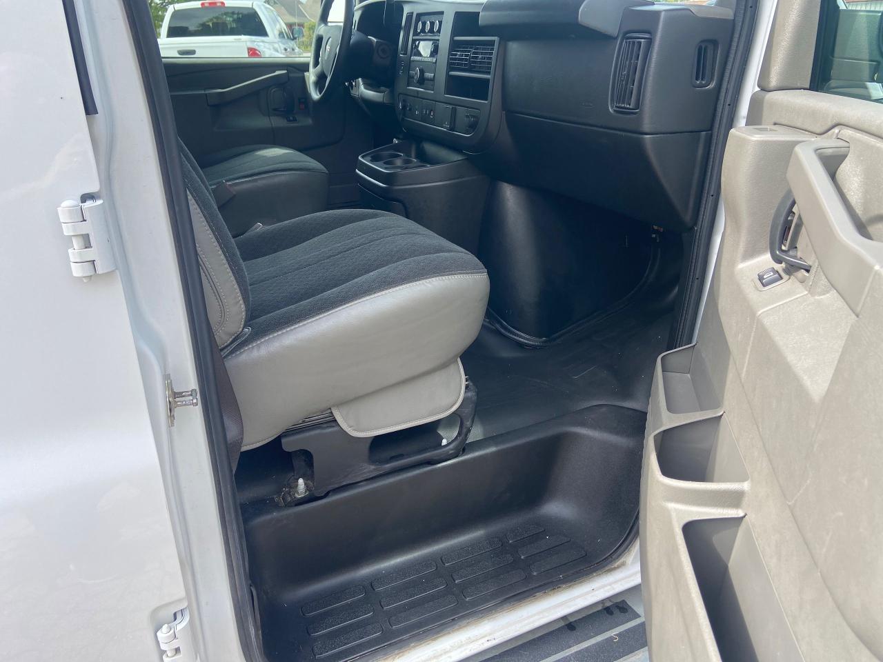 2023 GMC Savana Cargo Van  - Photo #7