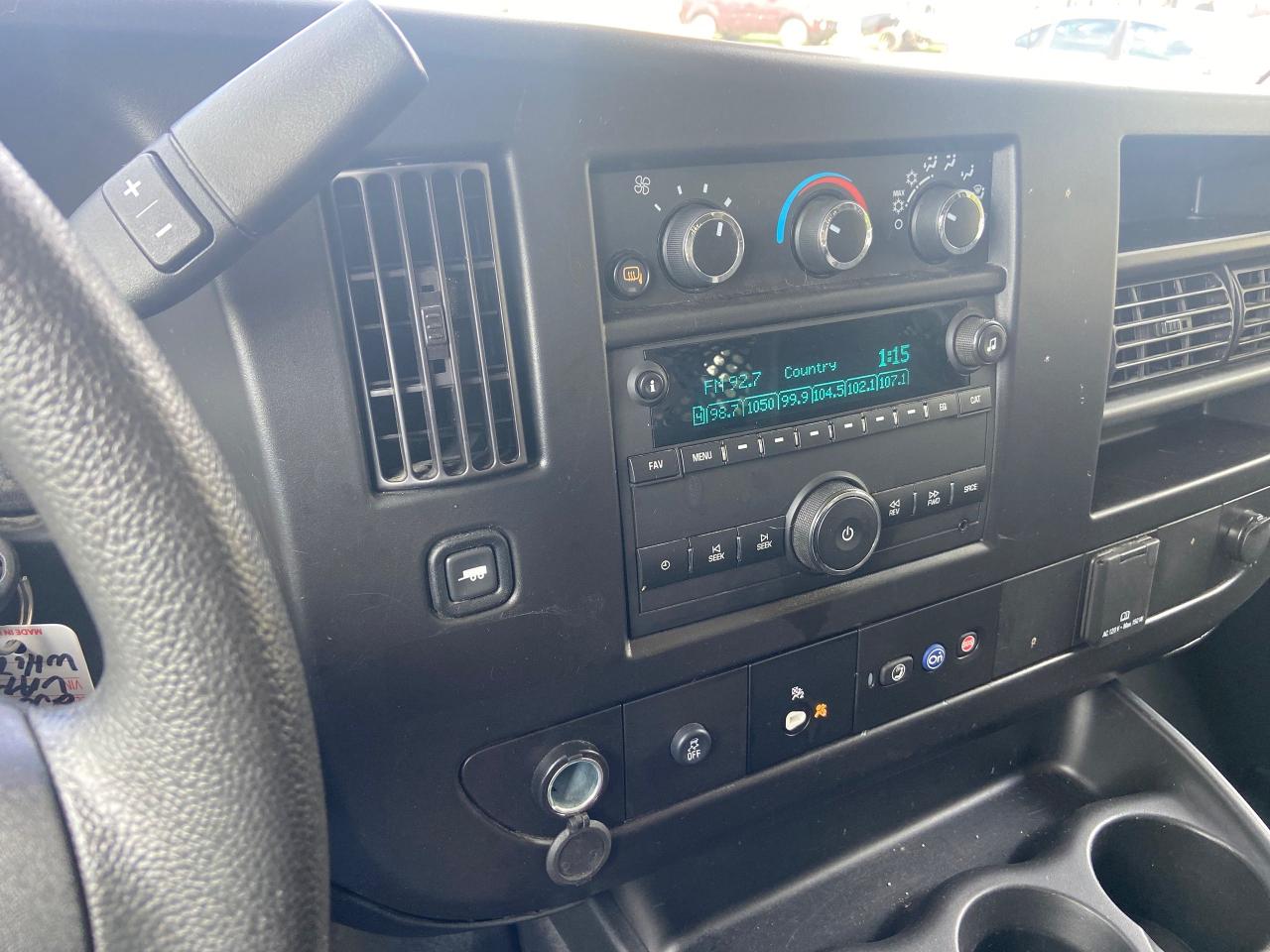 2023 GMC Savana Cargo Van  - Photo #8