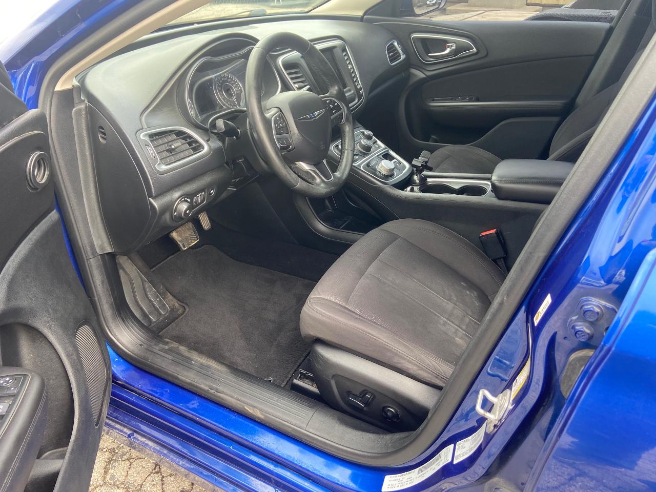 2015 Chrysler 200 Limited - Photo #6