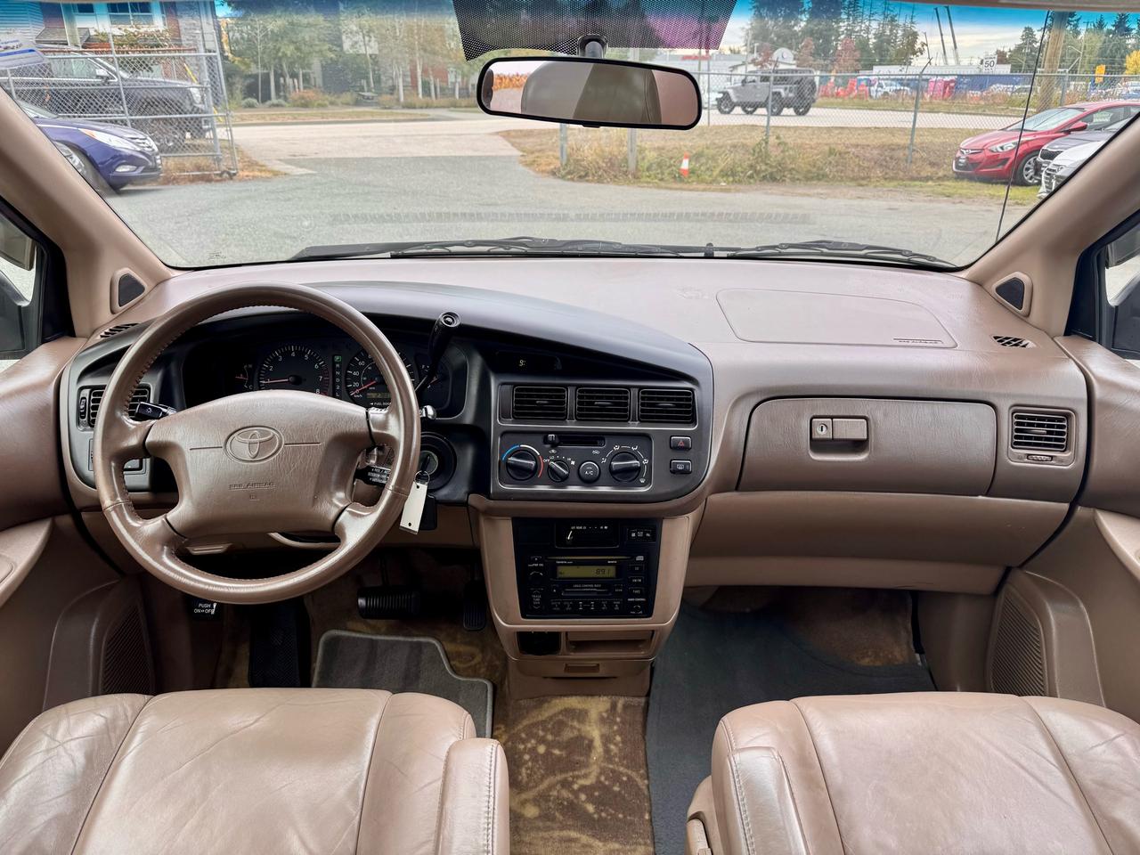 1998 Toyota Sienna LE Photo10