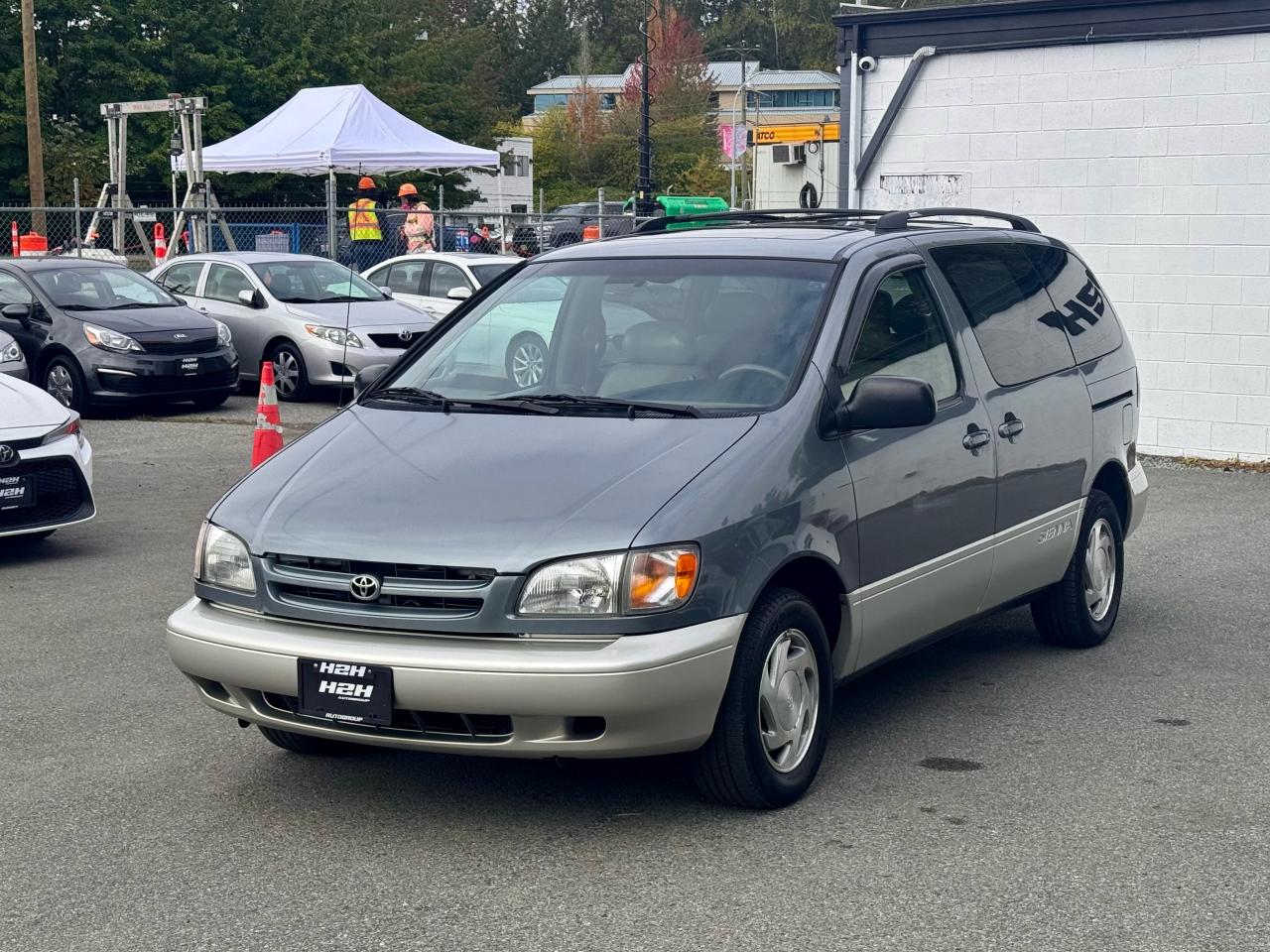 Used 1998 Toyota Sienna LE FINANCING AVAILABLE for sale in Langley, BC