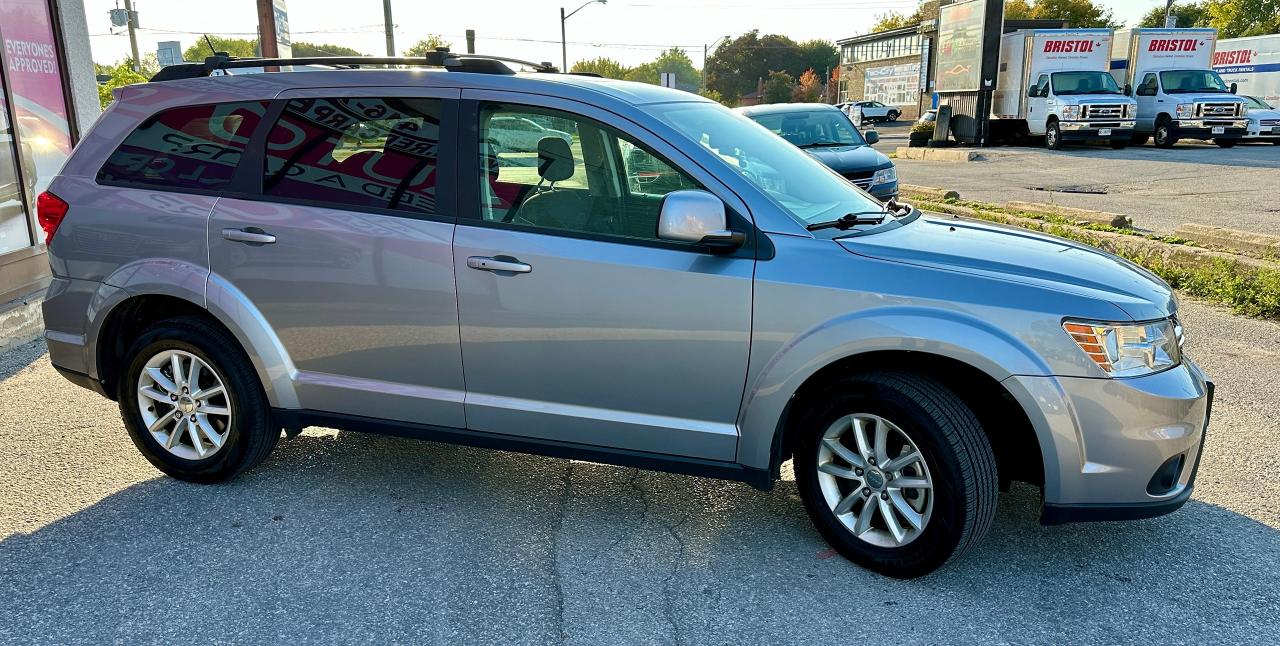 2017 Dodge Journey SXT | NO ACCIDENTS | 7 PASSENGER | NAVI | SUNROOF Photo3