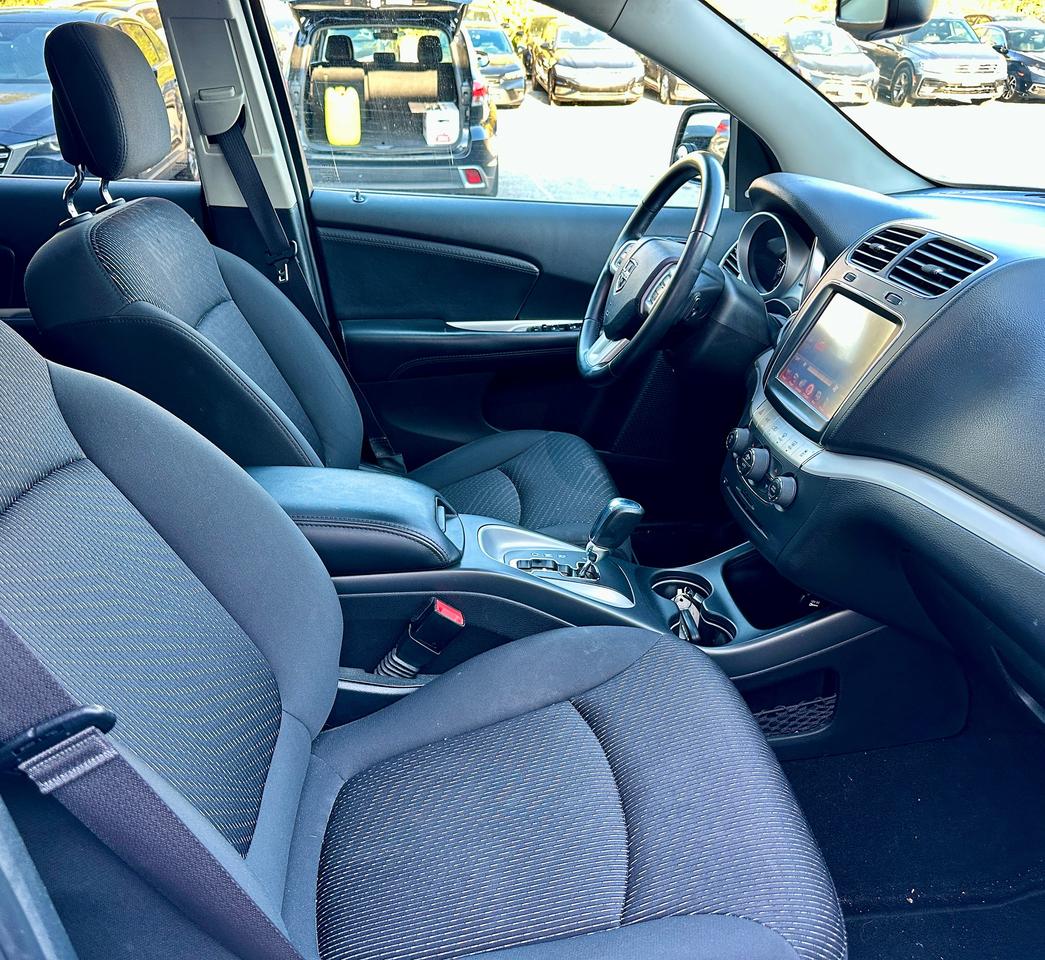 2017 Dodge Journey SXT | NO ACCIDENTS | 7 PASSENGER | NAVI | SUNROOF Photo