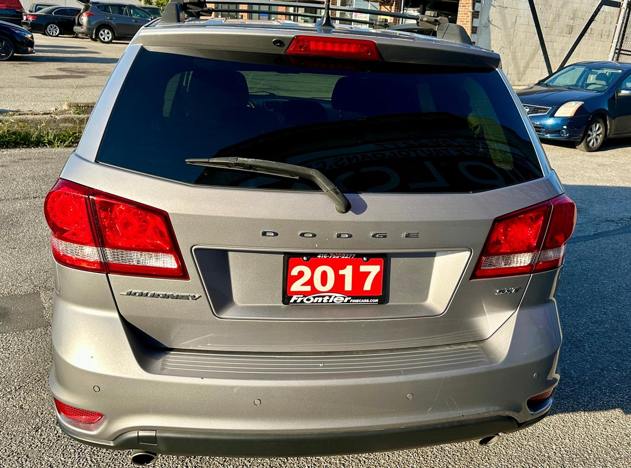 2017 Dodge Journey SXT | NO ACCIDENTS | 7 PASSENGER | NAVI | SUNROOF Photo