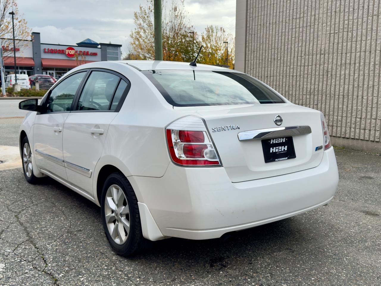 2010 Nissan Sentra 2.0 S FINANCING AVAILABLE Photo7
