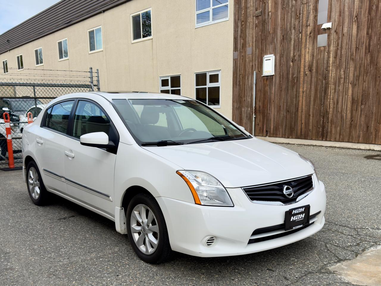 2010 Nissan Sentra 2.0 S FINANCING AVAILABLE Photo3