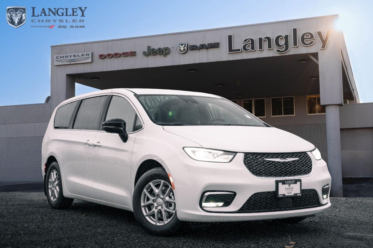New 2026 Chrysler Pacifica Select for sale in Surrey, BC