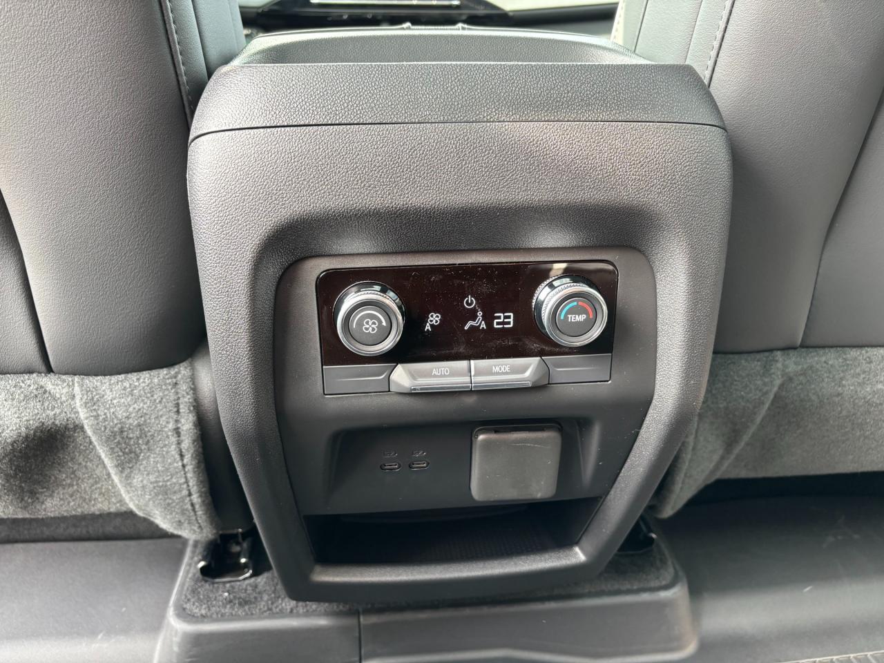 2026 Buick Enclave Sport Touring 2026 Buick Enclave ST AWD Photo