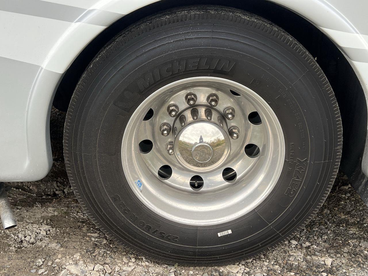 2015 Freightliner MOTORHOME - FORCEFRC37 MOTORHOME- 38FT, A/C, 6 SLEEPS, POWER STEPS, 2 COUCH, 2 CHAIRS, STOVE, MICROWAVE, FRIDGE, TV, BATHRO Photo