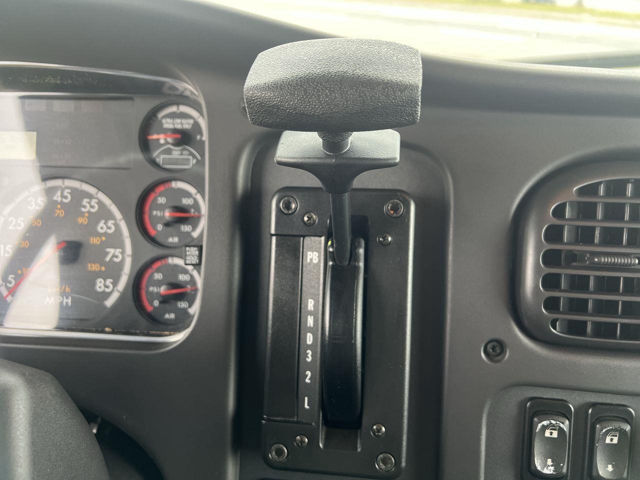 2015 Freightliner MOTORHOME - FORCEFRC37 MOTORHOME- 38FT, A/C, 6 SLEEPS, POWER STEPS, 2 COUCH, 2 CHAIRS, STOVE, MICROWAVE, FRIDGE, TV, BATHRO Photo