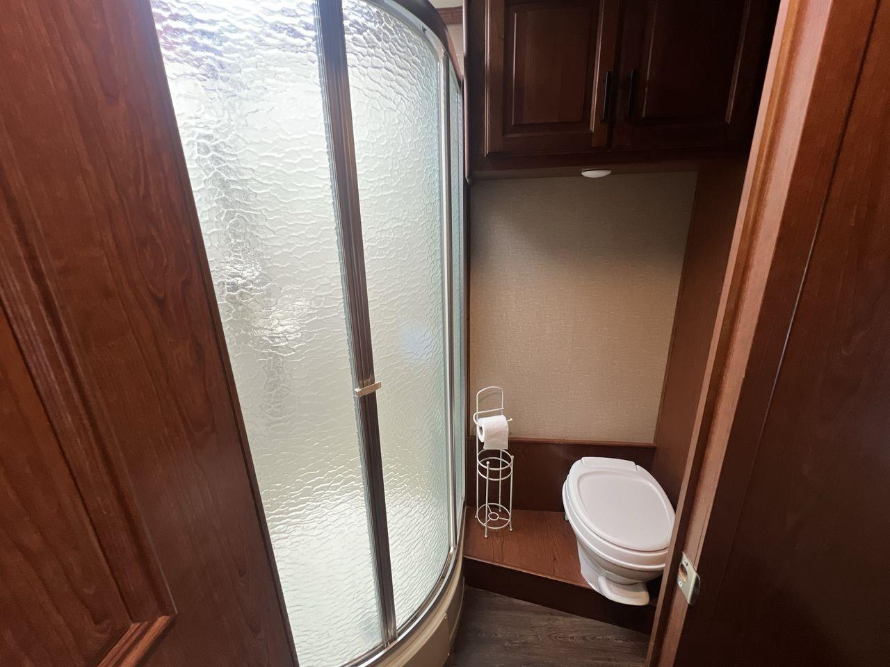 2015 Freightliner MOTORHOME - FORCEFRC37 MOTORHOME- 38FT, A/C, 6 SLEEPS, POWER STEPS, 2 COUCH, 2 CHAIRS, STOVE, MICROWAVE, FRIDGE, TV, BATHRO Photo