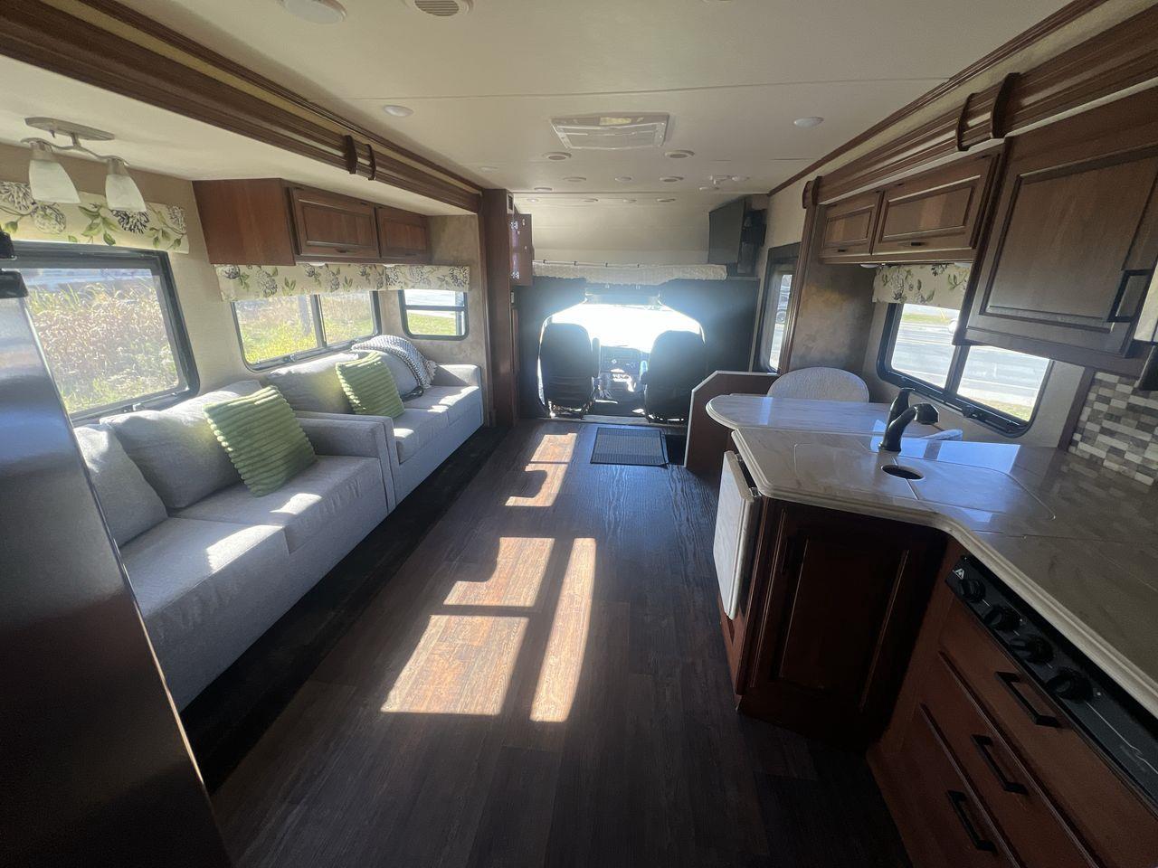 2015 Freightliner MOTORHOME - FORCEFRC37 MOTORHOME- 38FT, A/C, 6 SLEEPS, POWER STEPS, 2 COUCH, 2 CHAIRS, STOVE, MICROWAVE, FRIDGE, TV, BATHRO Photo