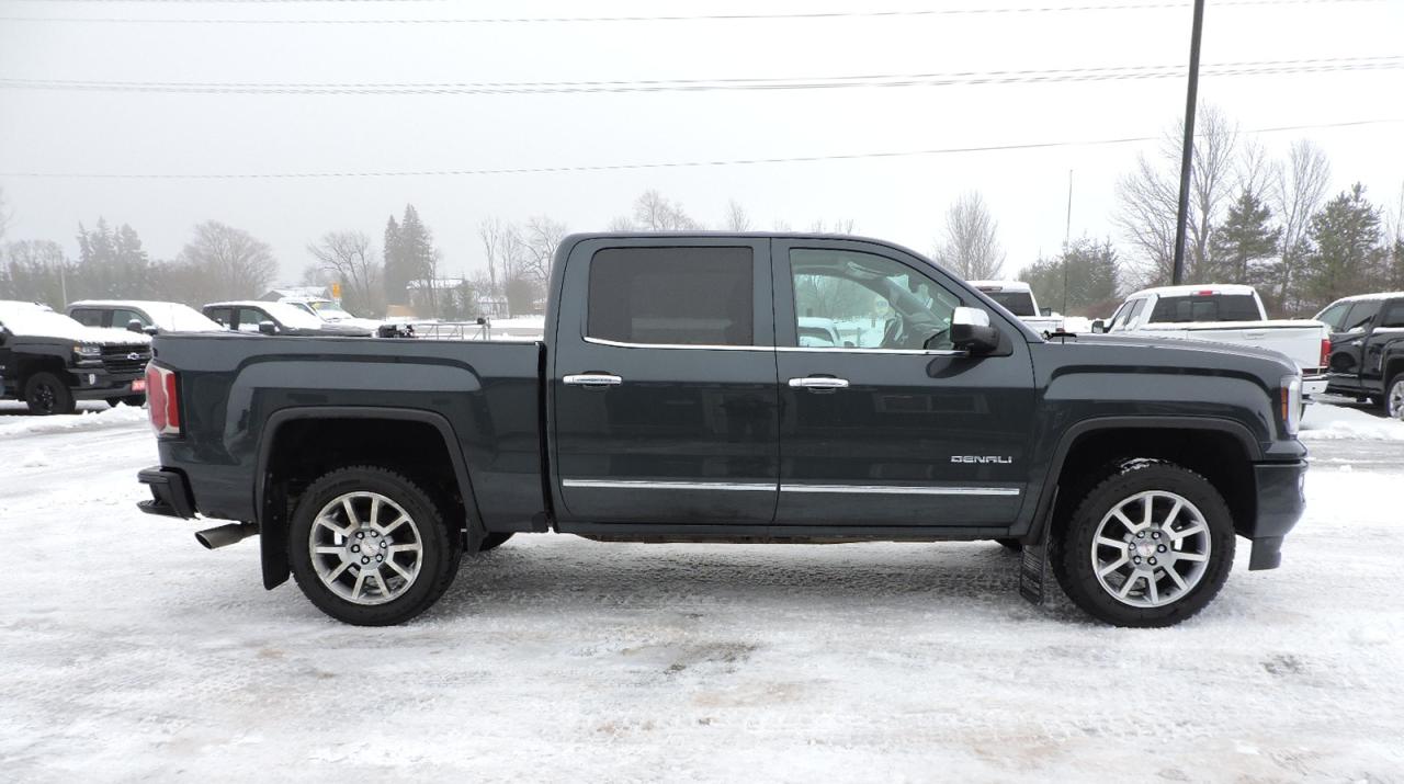 2017 GMC Sierra 1500 Denali 5.3L 4X4 Sunroof Navigation New Tires Photo3