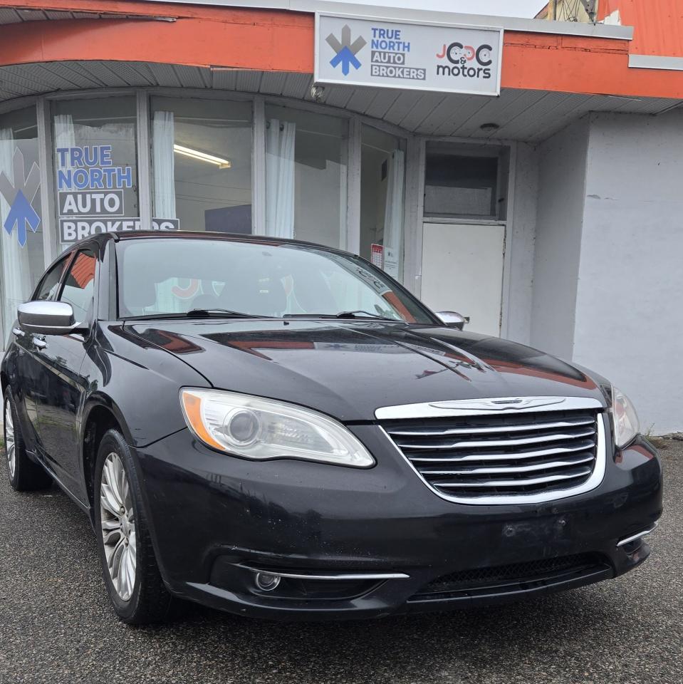 Used 2011 Chrysler 200 Limited for sale in Cobourg, ON