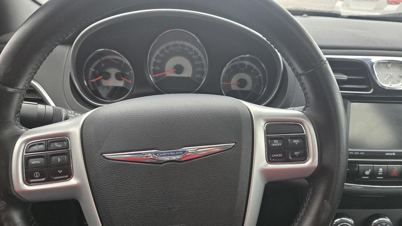 2011 Chrysler 200 Limited - Photo #14