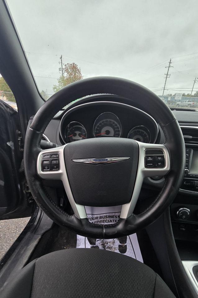 2011 Chrysler 200 Limited - Photo #15