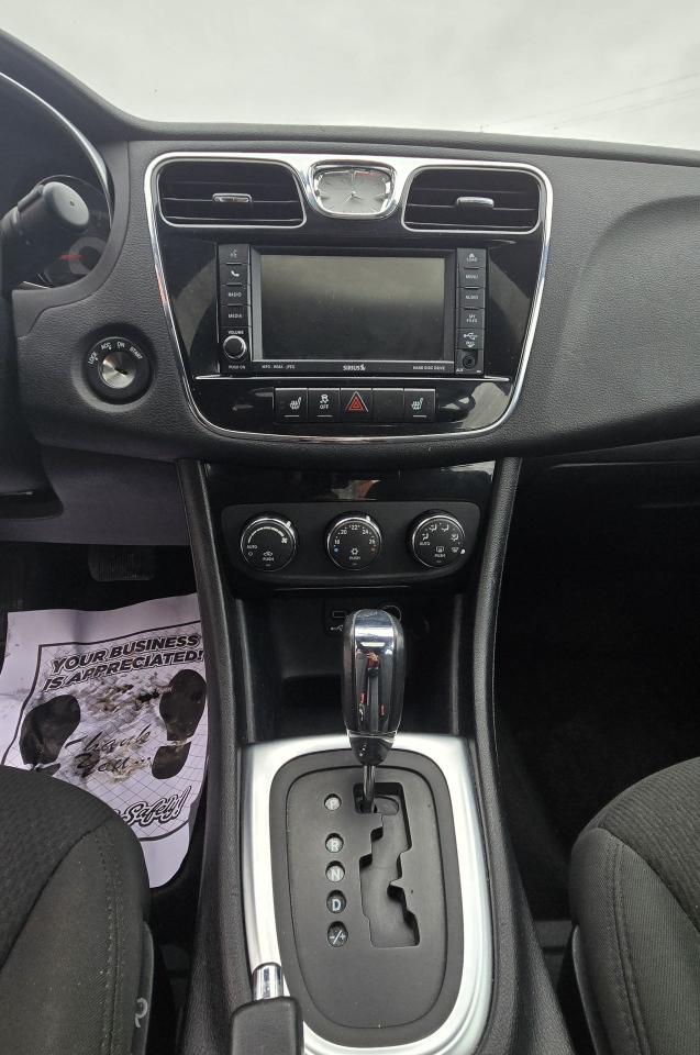 2011 Chrysler 200 Limited - Photo #16