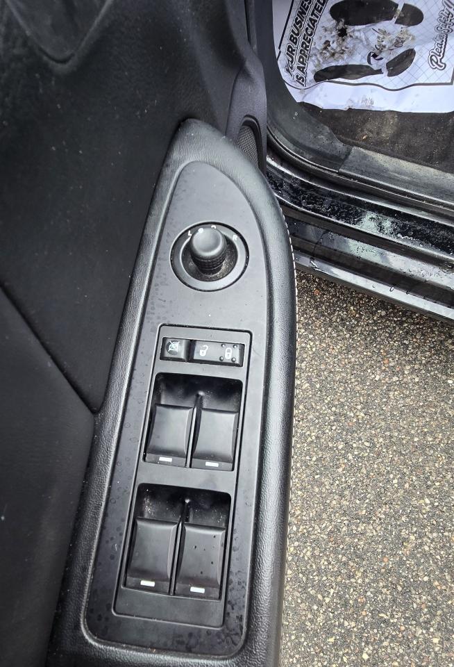 2011 Chrysler 200 Limited - Photo #19