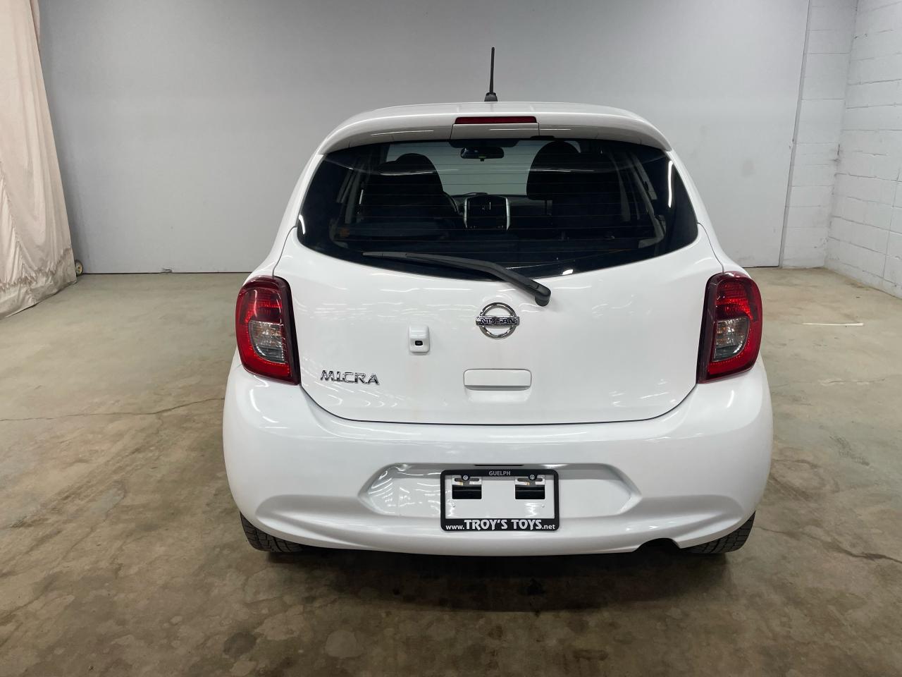 2017 Nissan Micra SR Photo5