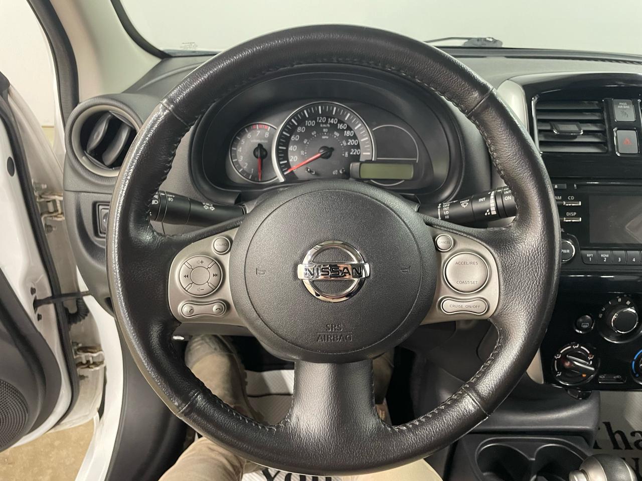 2017 Nissan Micra SR Photo29