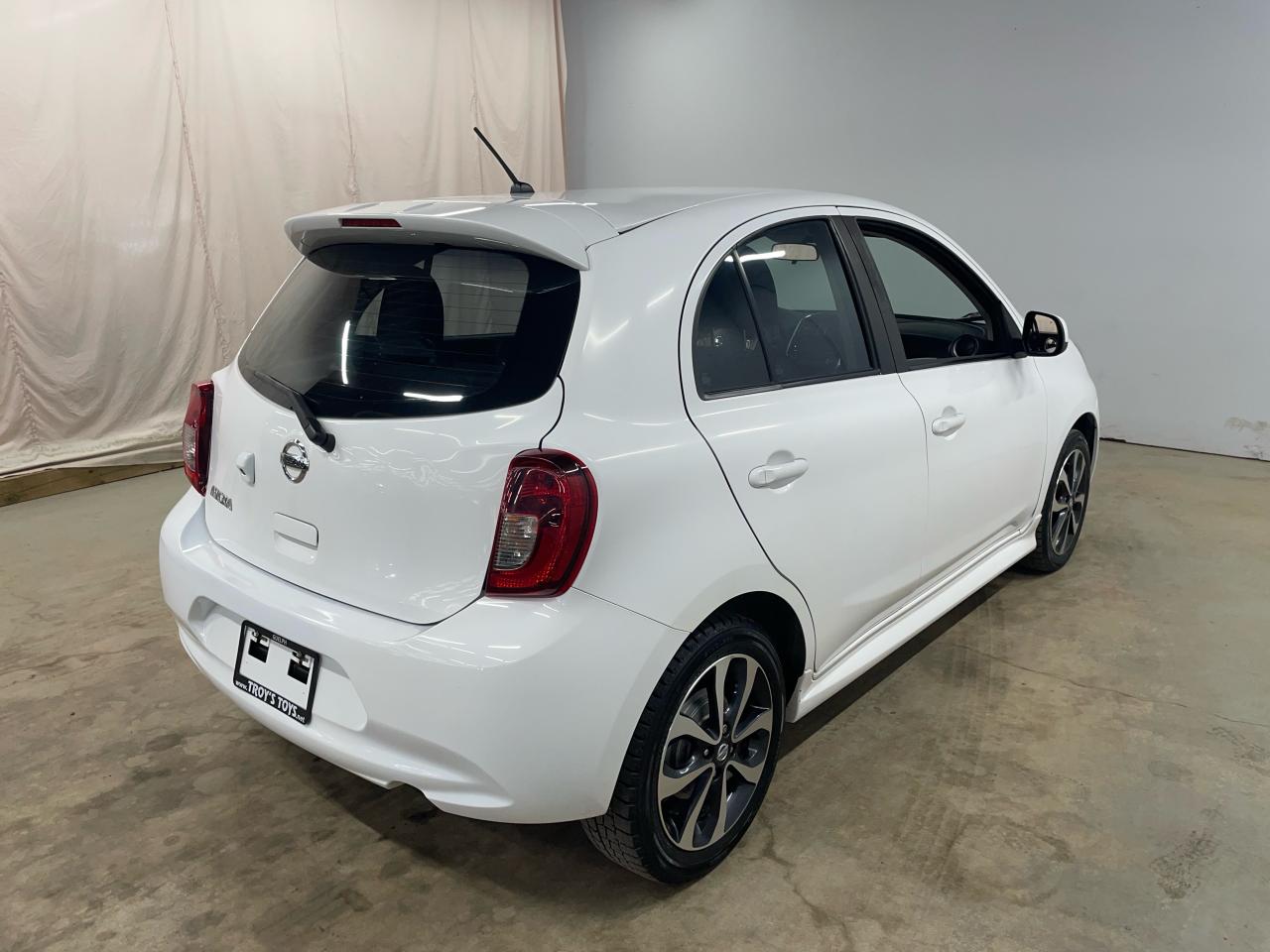 2017 Nissan Micra SR Photo6