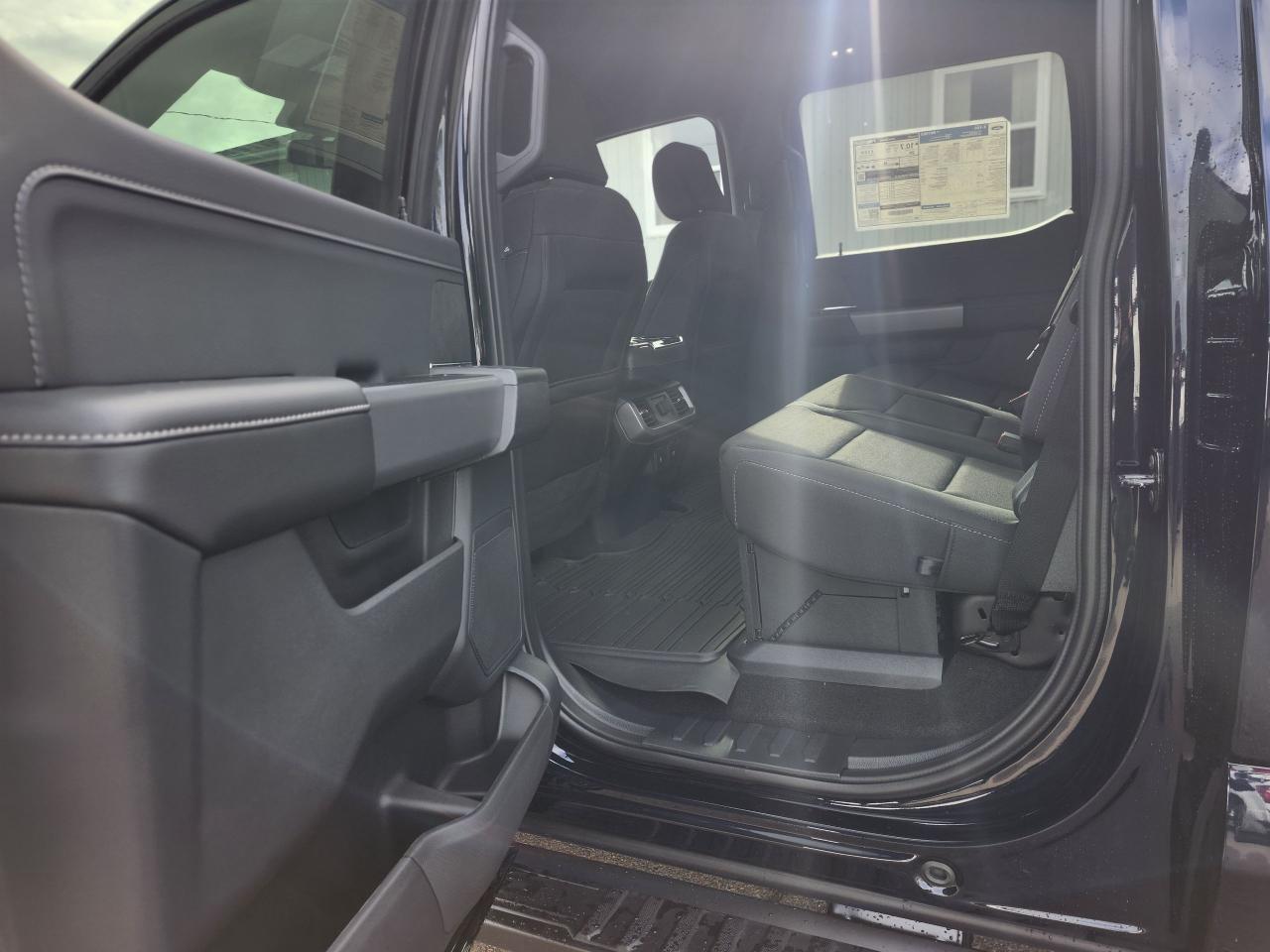 2025 Ford F-150 XLT 4WD SuperCrew 6.5' Box Photo5