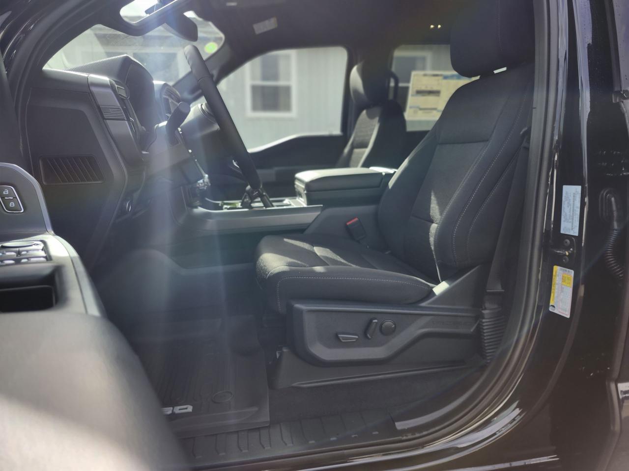 2025 Ford F-150 XLT 4WD SuperCrew 6.5' Box Photo5