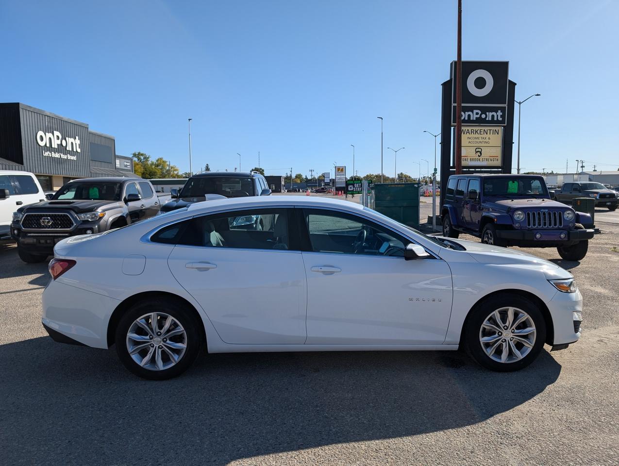 2020 Chevrolet Malibu LT | Heated Seats | Command start | MB Vehicle - Photo #3