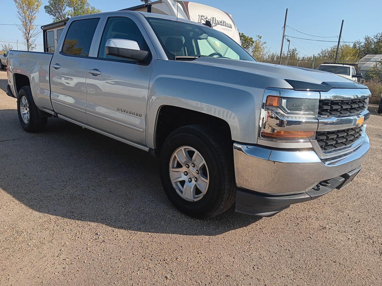 2017 Chevrolet Silverado 1500 LT Crewcab 4x4, Tow Package,BU Cam, Pwr Seat, Wifi