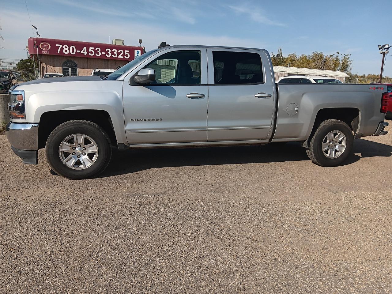 2017 Chevrolet Silverado 1500 LT Crewcab 4x4, Tow Package,BU Cam, Pwr Seat, Wifi - Photo #4