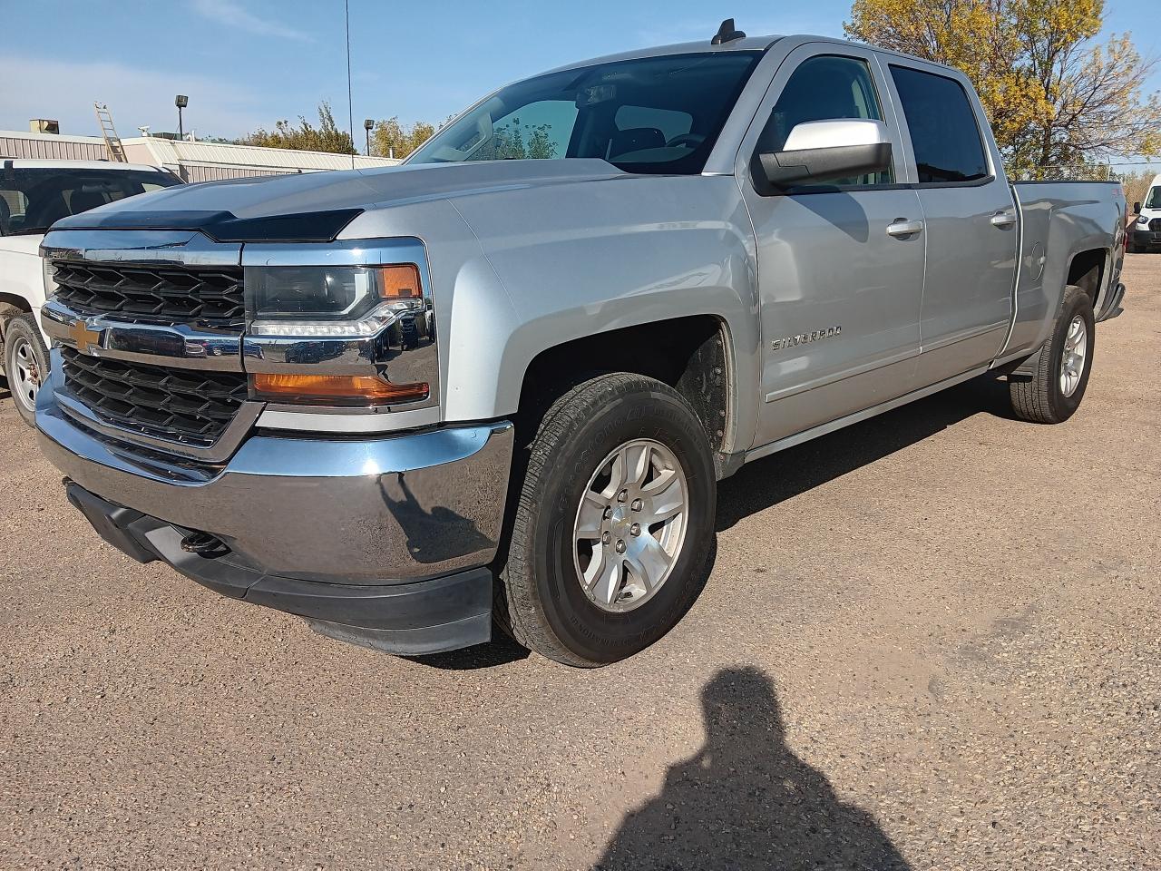 2017 Chevrolet Silverado 1500 LT Crewcab 4x4, Tow Package,BU Cam, Pwr Seat, Wifi - Photo #3