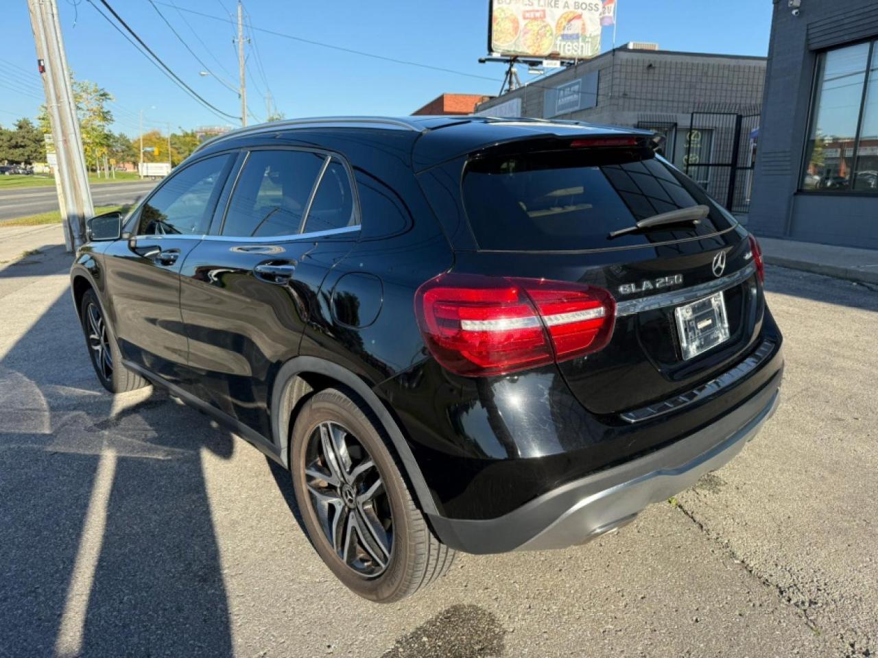 2020 Mercedes-Benz GLA GLA 250 4MATIC/ CLEAN CARFAX/ SERVICE RECORDS/ NAV - Photo #6