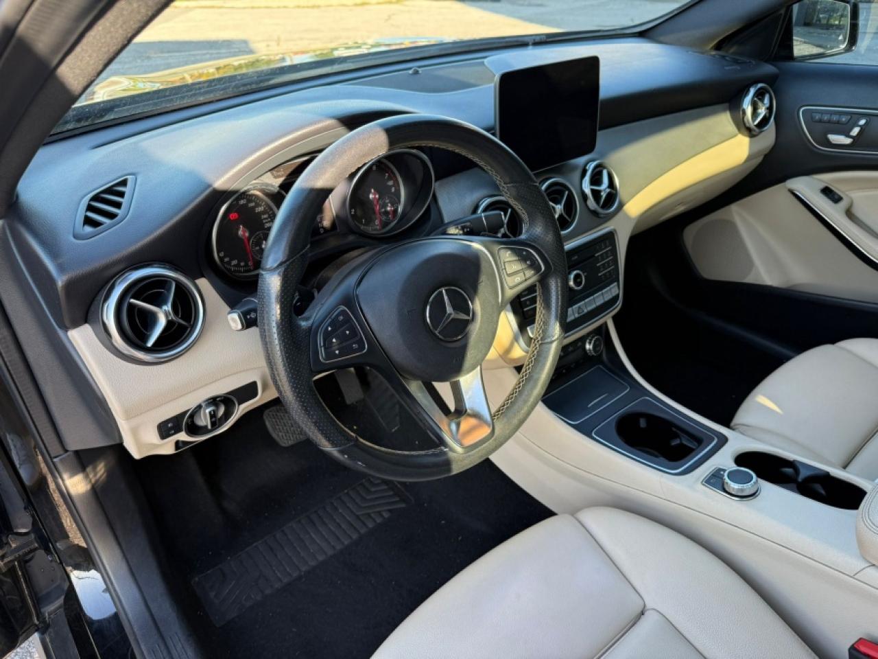 2020 Mercedes-Benz GLA GLA 250 4MATIC/ CLEAN CARFAX/ SERVICE RECORDS/ NAV - Photo #14