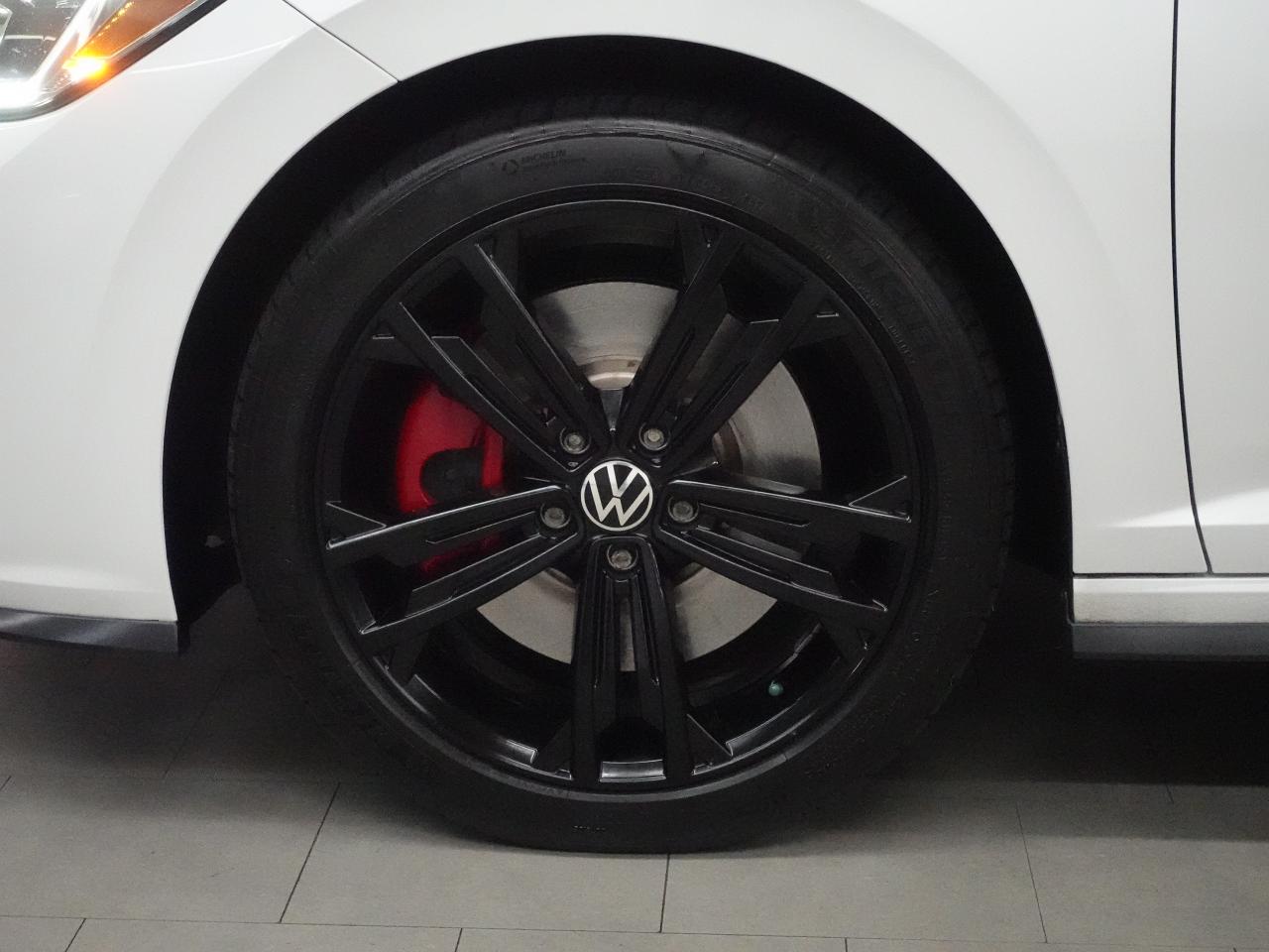 2022 Volkswagen Jetta GLI Nav | Leather | Sunroof | ACC | BSM | CarPlay