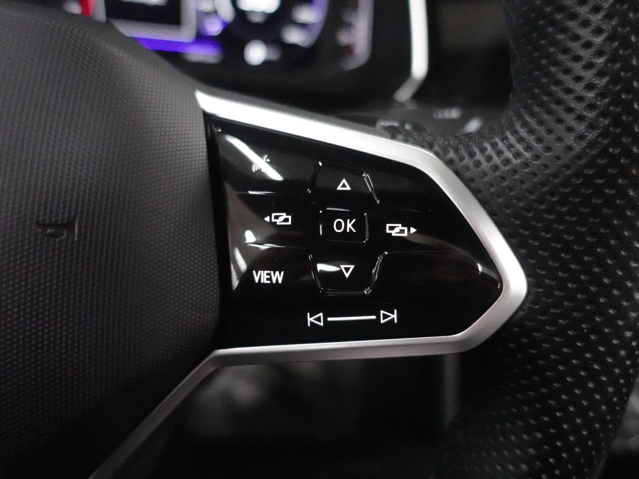 2022 Volkswagen Jetta GLI Nav | Leather | Sunroof | ACC | BSM | CarPlay