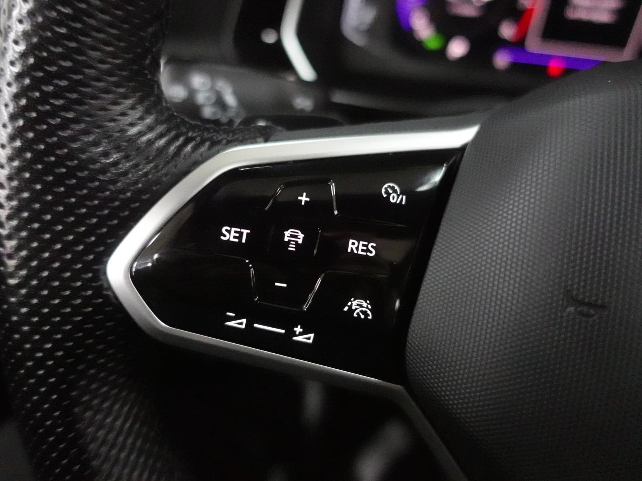 2022 Volkswagen Jetta GLI Nav | Leather | Sunroof | ACC | BSM | CarPlay