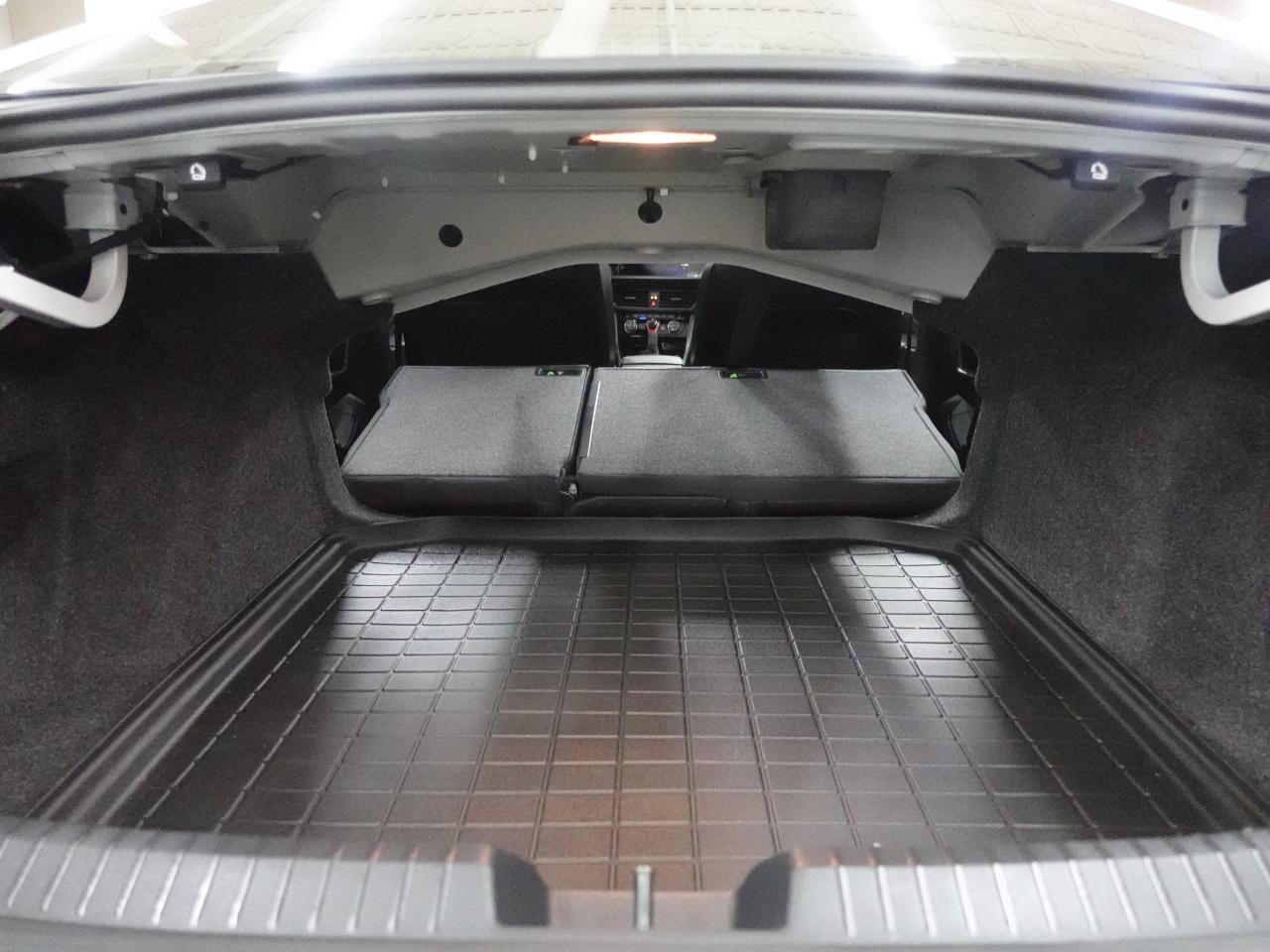 2022 Volkswagen Jetta GLI Nav | Leather | Sunroof | ACC | BSM | CarPlay