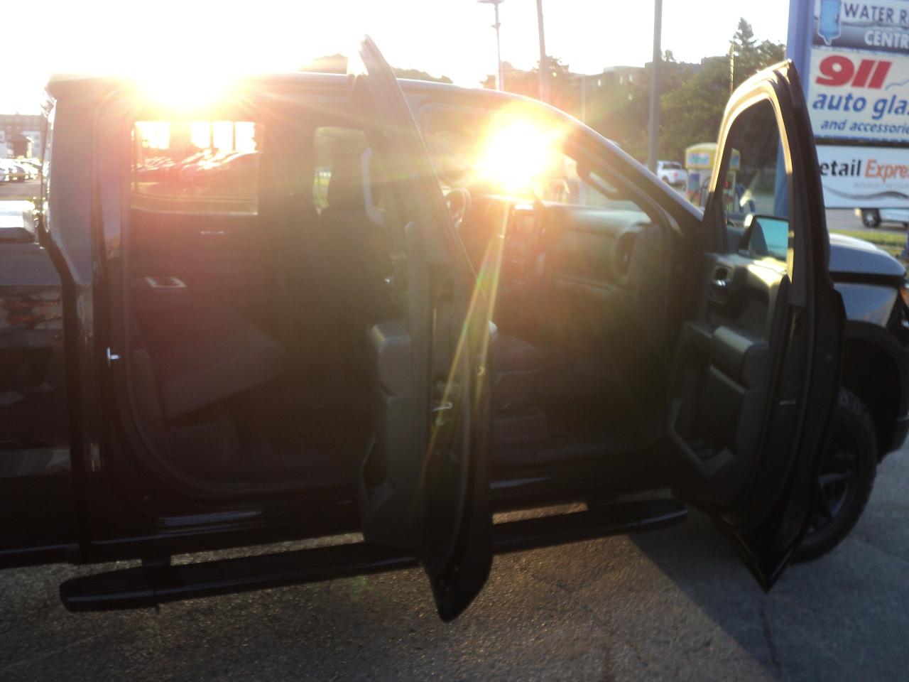 2023 Chevrolet Silverado 1500 CustomTrailBoss CrewCab4WD Z71 2.7L4cylGas 6'7"Box - Photo #11