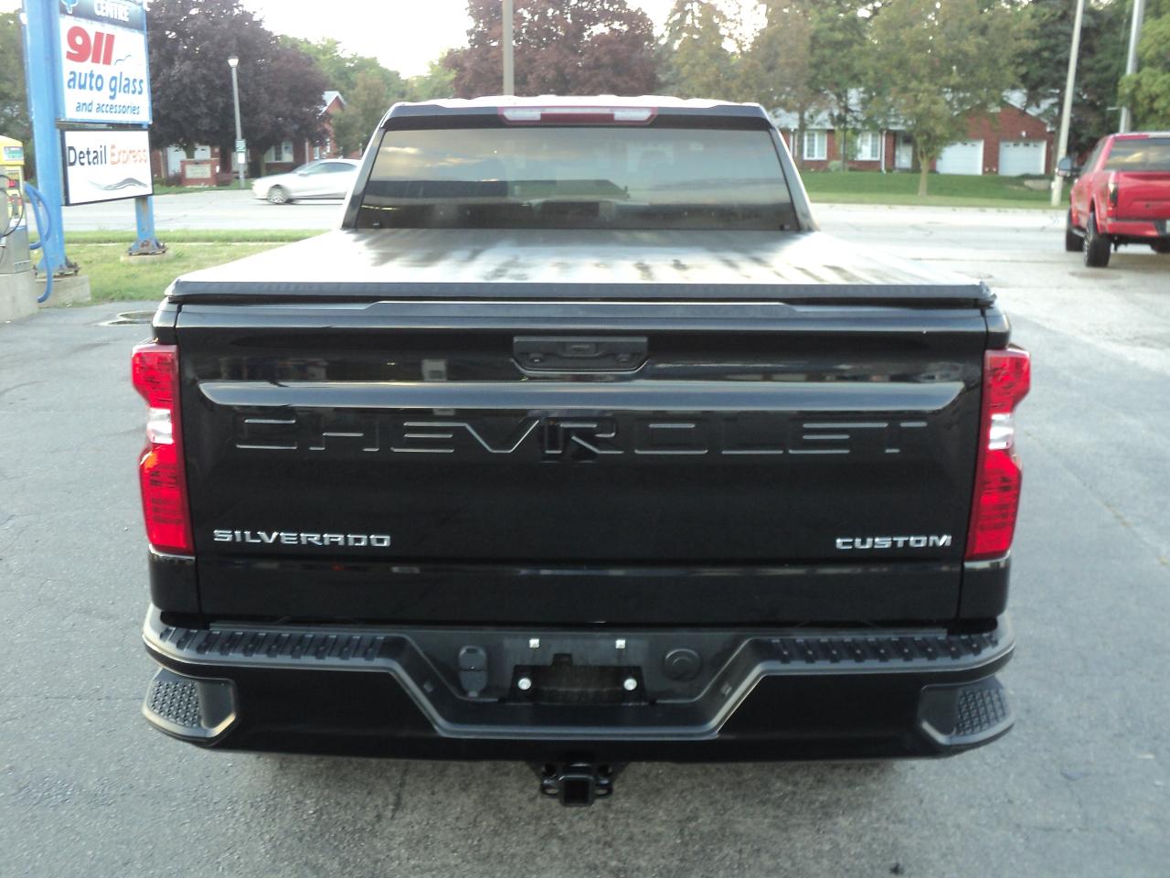 2023 Chevrolet Silverado 1500 CustomTrailBoss CrewCab4WD Z71 2.7L4cylGas 6'7"Box - Photo #9
