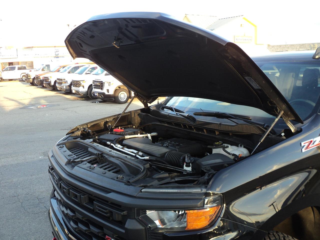 2023 Chevrolet Silverado 1500 CustomTrailBoss CrewCab4WD Z71 2.7L4cylGas 6'7"Box - Photo #26