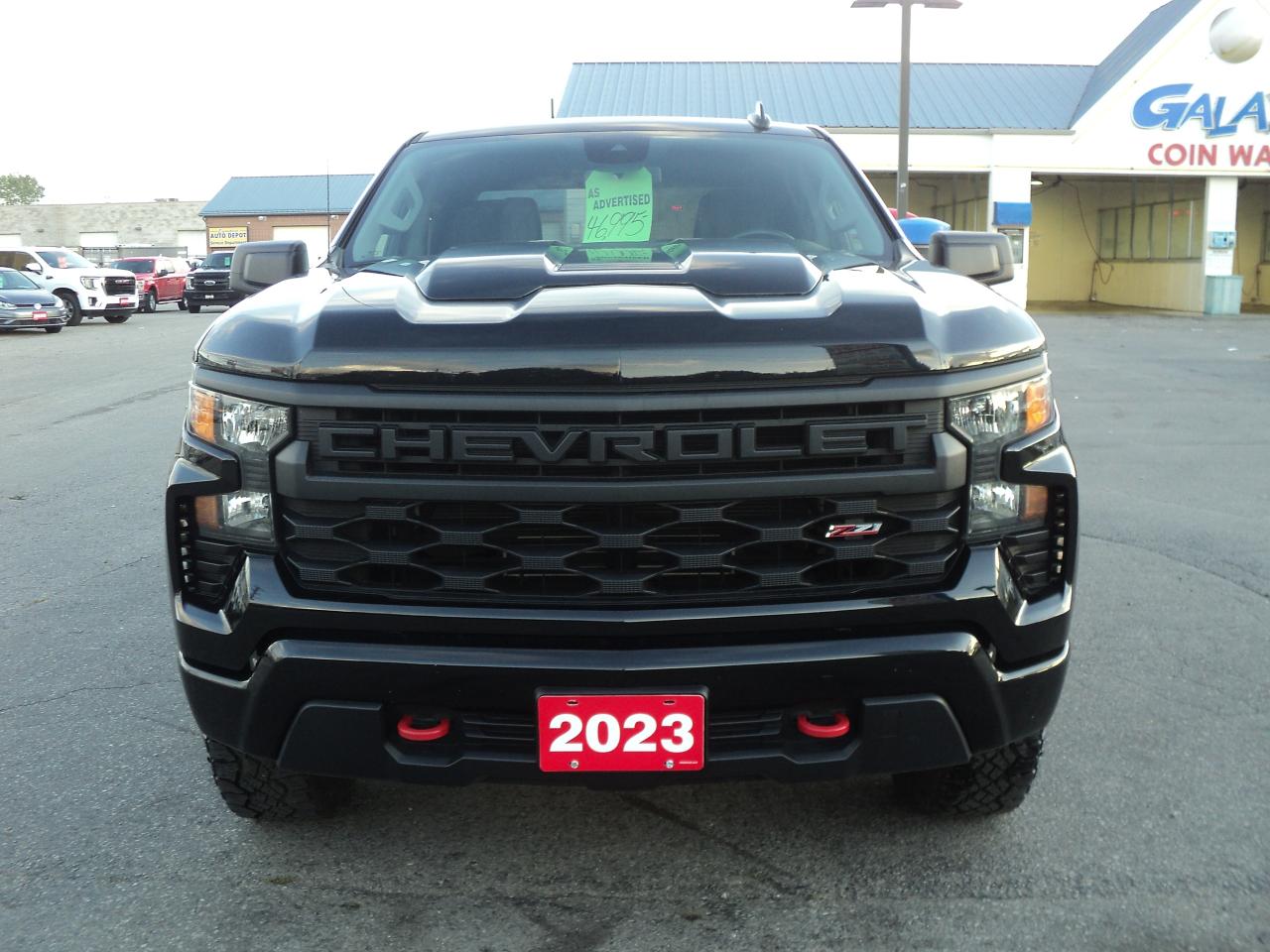 2023 Chevrolet Silverado 1500 CustomTrailBoss CrewCab4WD Z71 2.7L4cylGas 6'7"Box - Photo #3