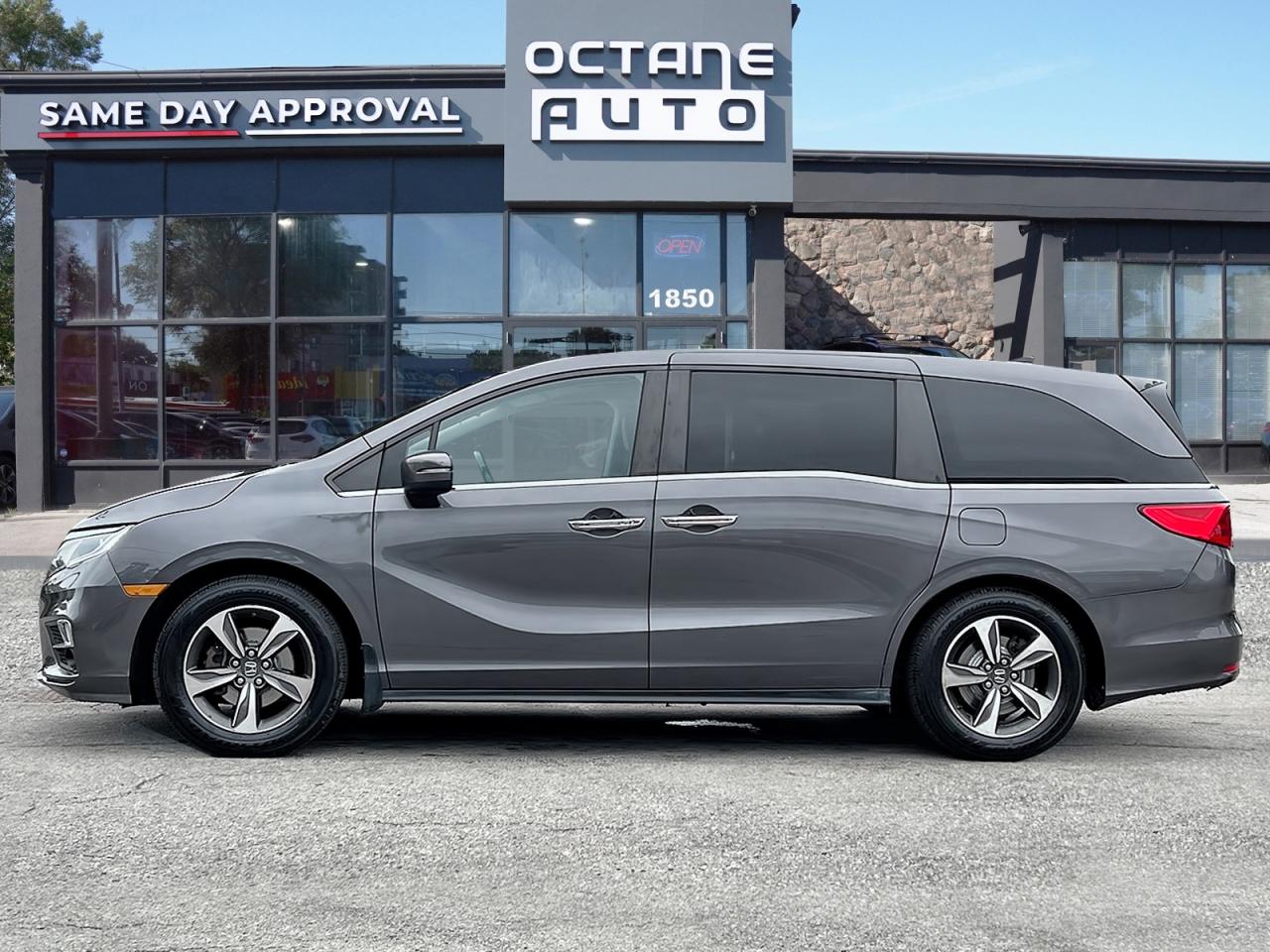 2019 Honda Odyssey EX-L Photo2