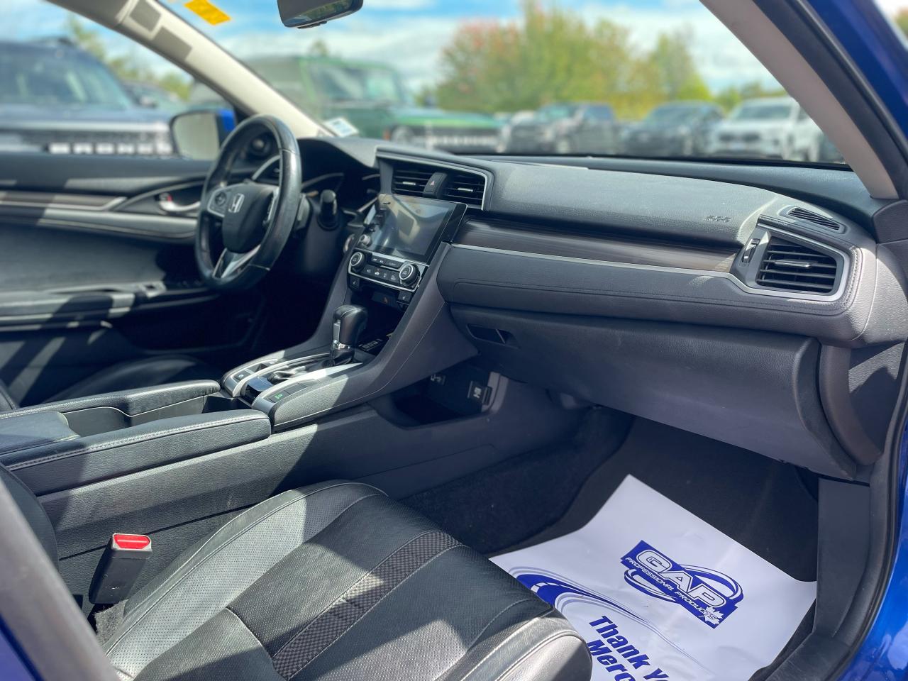 2019 Honda Civic Sedan Touring Photo5