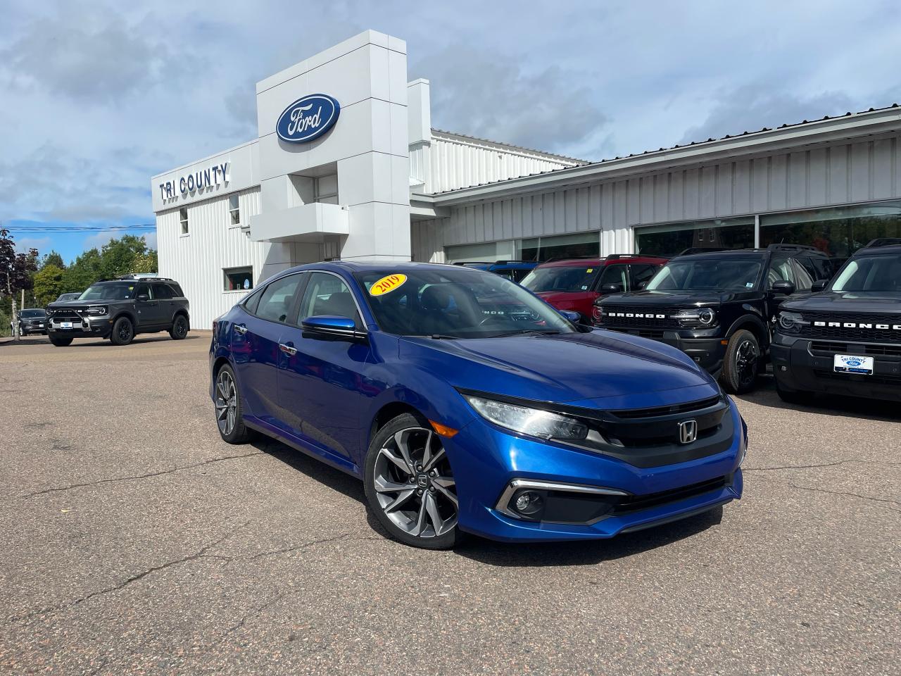2019 Honda Civic Sedan Touring Photo0