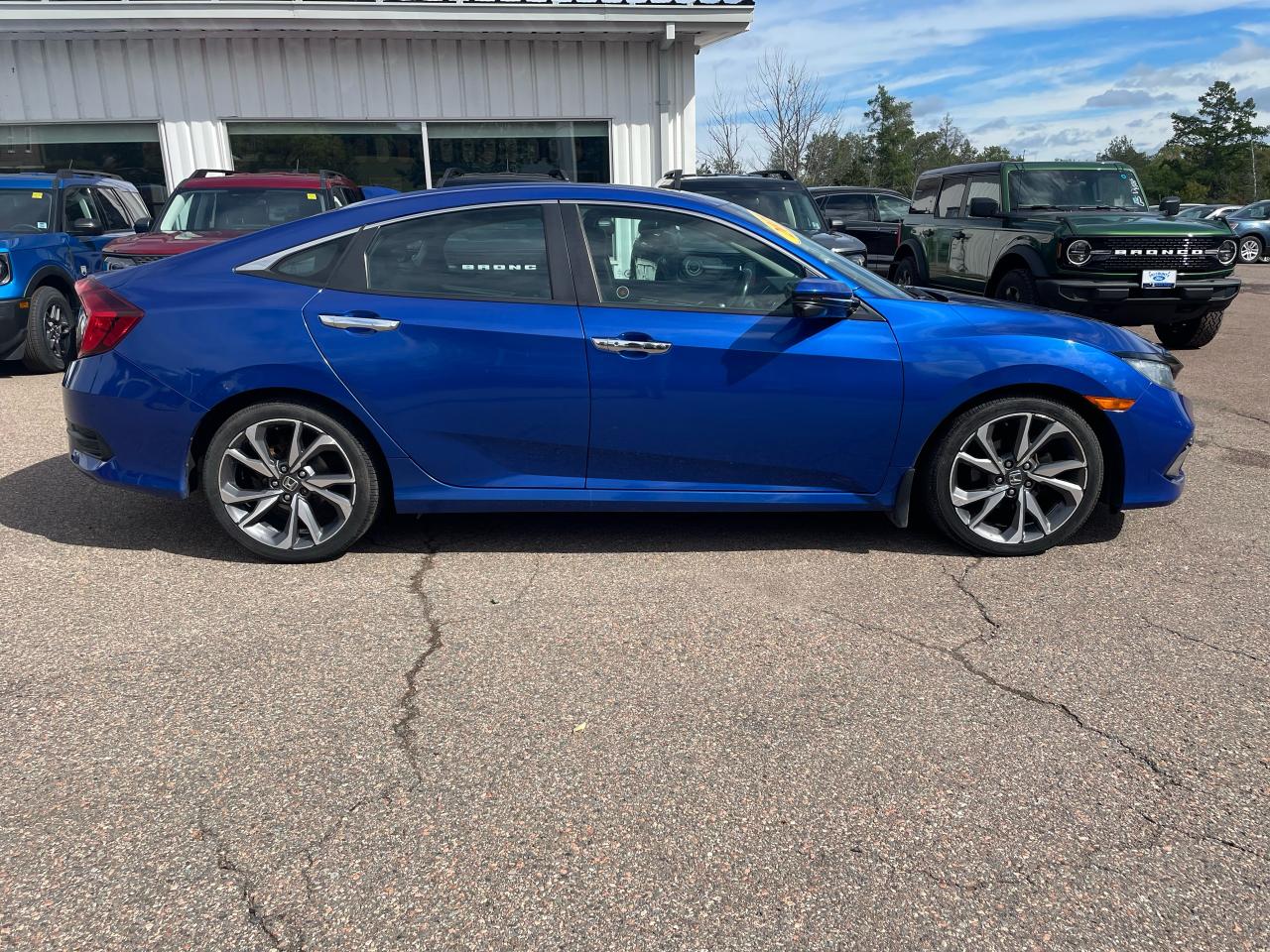 2019 Honda Civic Sedan Touring Photo5