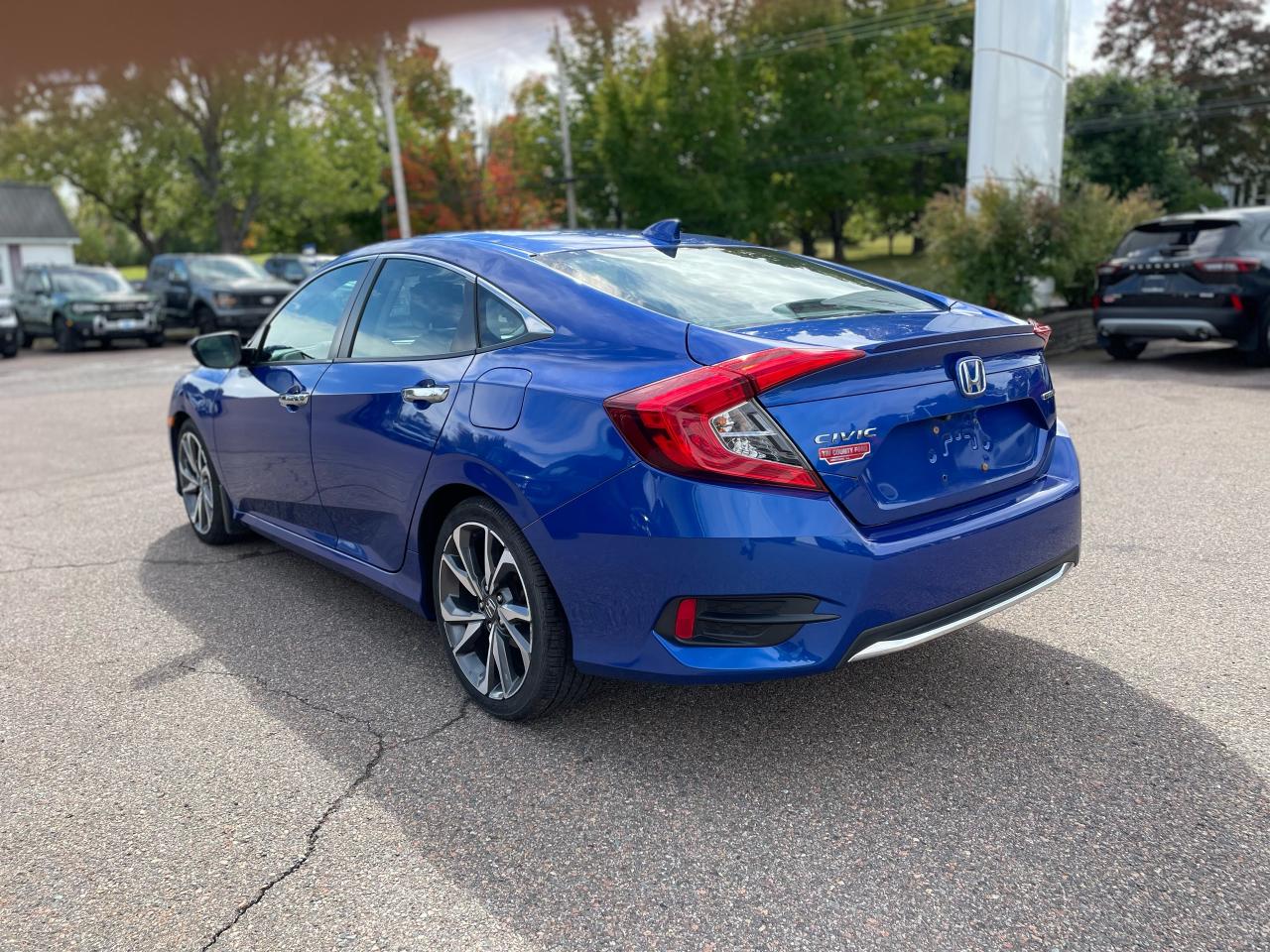 2019 Honda Civic Sedan Touring Photo5