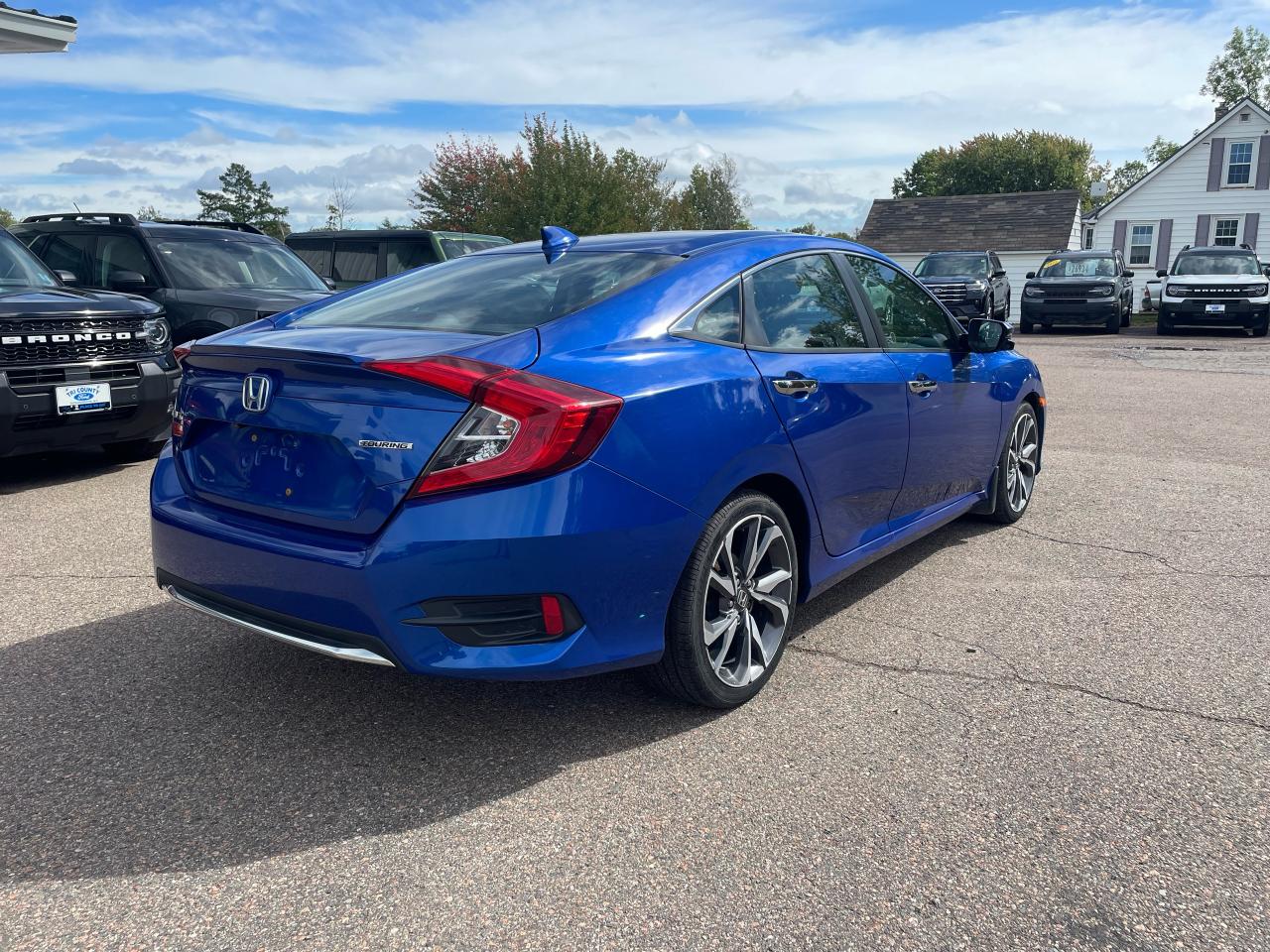 2019 Honda Civic Sedan Touring Photo5