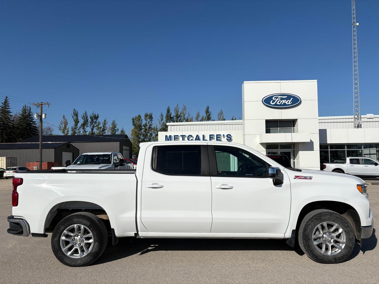 Used 2022 Chevrolet Silverado 1500 LT 4WD Crew Cab 147 for sale in Treherne, MB