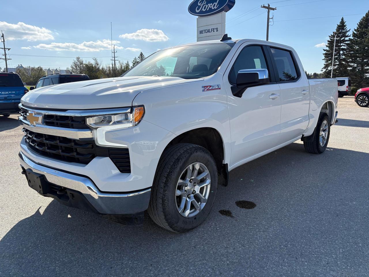 2022 Chevrolet Silverado 1500 LT 4WD Crew Cab 147 Photo1