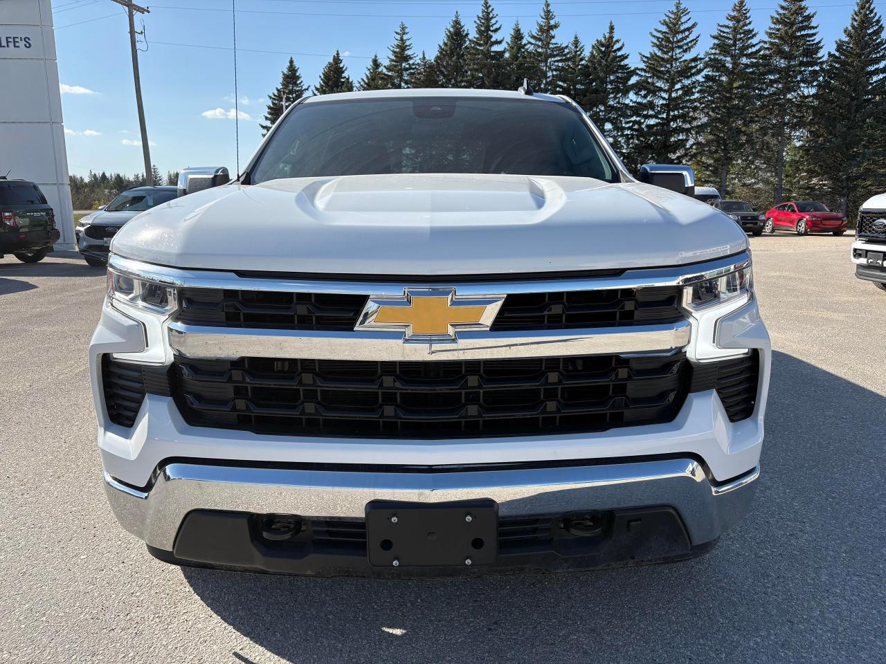 2022 Chevrolet Silverado 1500 LT 4WD Crew Cab 147 Photo2